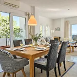 Three Bedroom La Mairena Elviria *