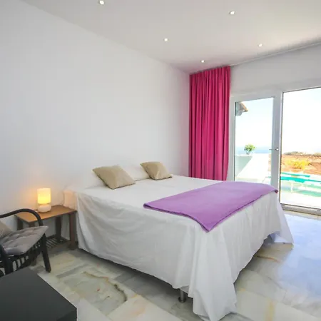 Apartment Three Bedroom La Mairena Elviria Ojen