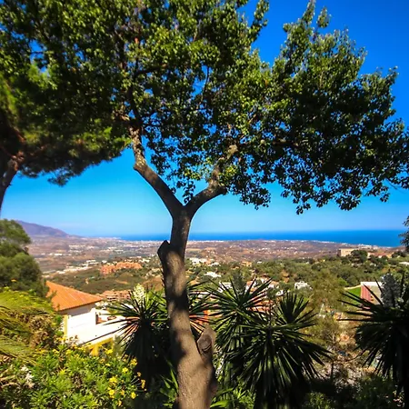 Three Bedroom La Mairena Elviria