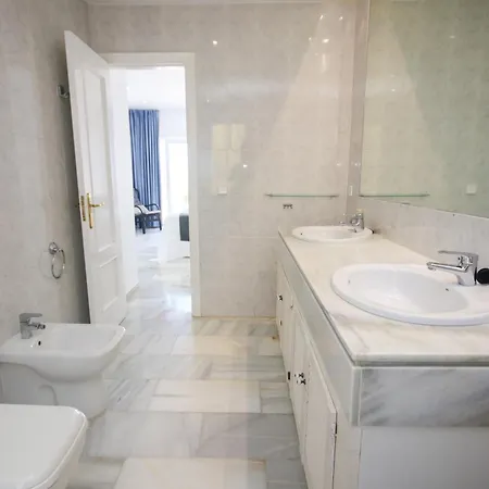 Apartment Three Bedroom La Mairena Elviria