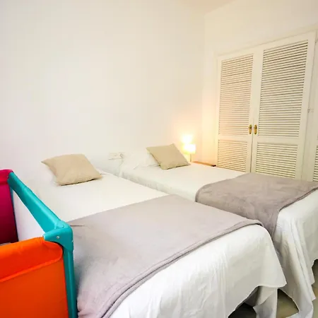 Three Bedroom La Mairena Elviria Apartment *