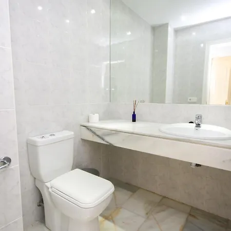 Apartment Three Bedroom La Mairena Elviria *