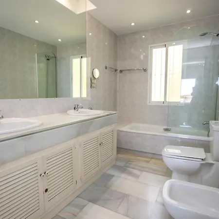 Three Bedroom La Mairena Elviria * Ojen