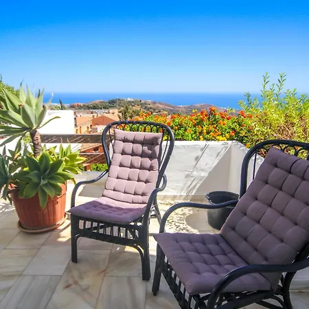 Three Bedroom La Mairena Elviria