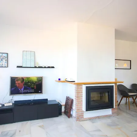 Apartment Three Bedroom La Mairena Elviria *
