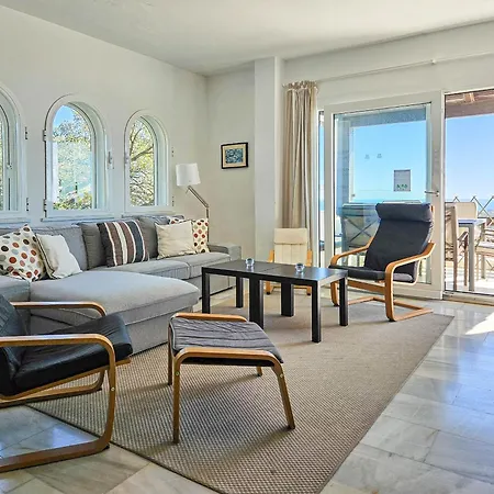 Three Bedroom La Mairena Elviria