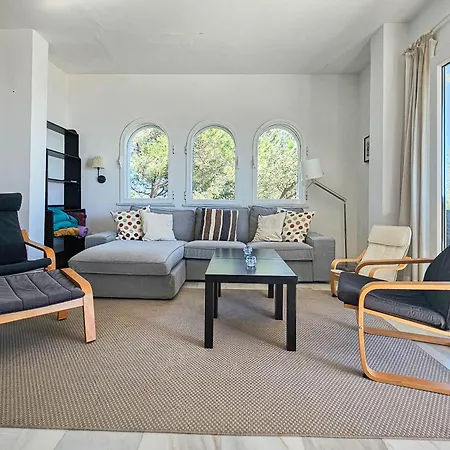 דירה Three Bedroom La Mairena Elviria