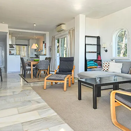 Three Bedroom La Mairena Elviria *