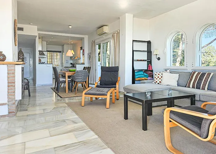 Three Bedroom La Mairena Elviria *