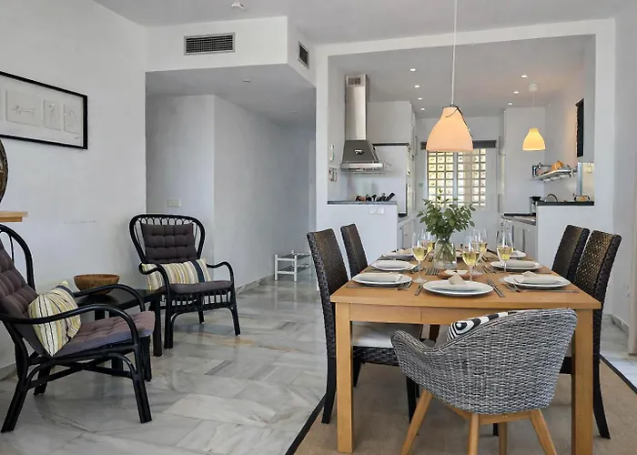Three Bedroom La Mairena Elviria * Ojén
