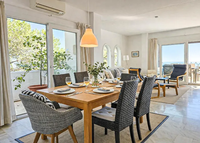 Three Bedroom La Mairena Elviria *