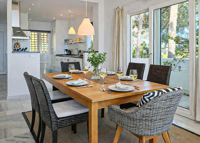 Three Bedroom La Mairena Elviria